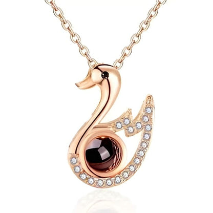 Kişiye Özel Kuğu Şeklinde Projeksiyon Fotoğraflı Kolye Rose Gold2