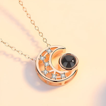 Kişiye özel Ay şeklinde projeksiyon fotoğraflı kolye Rose Gold