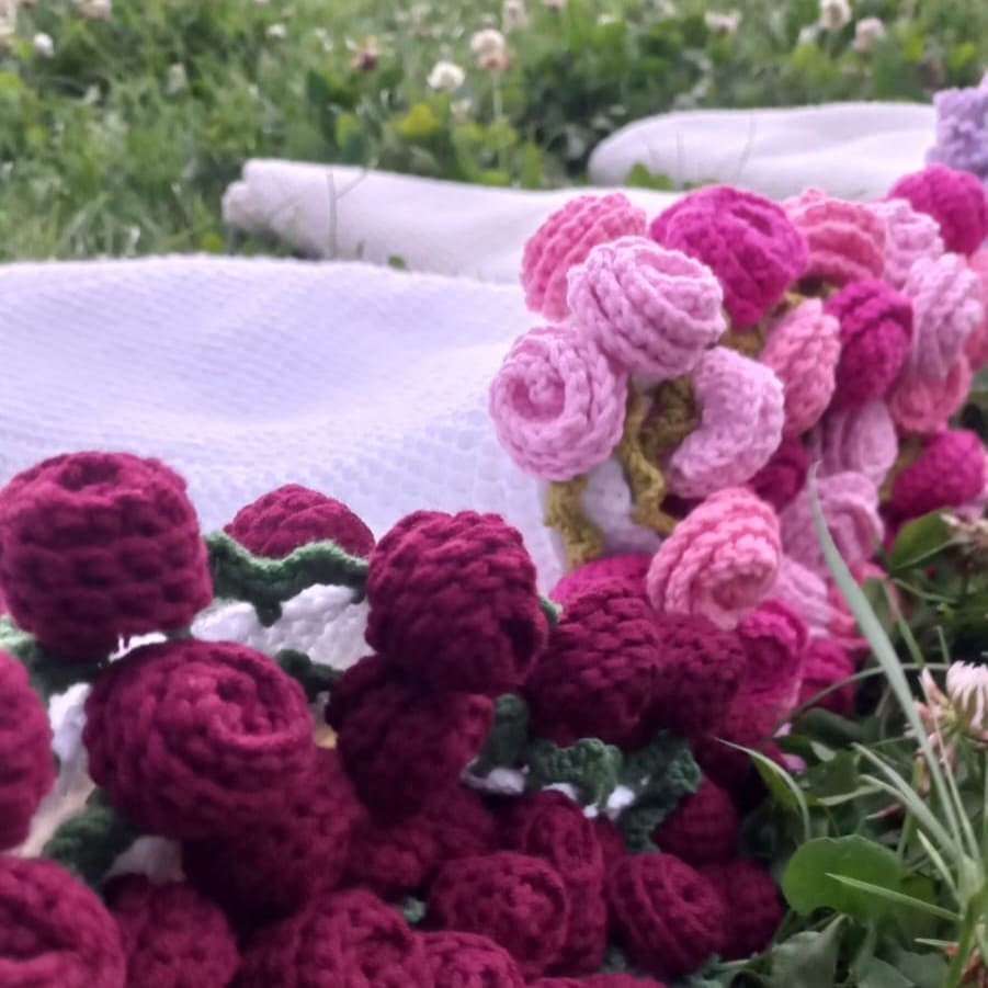 El Yapımı Gül Buketi Battaniye