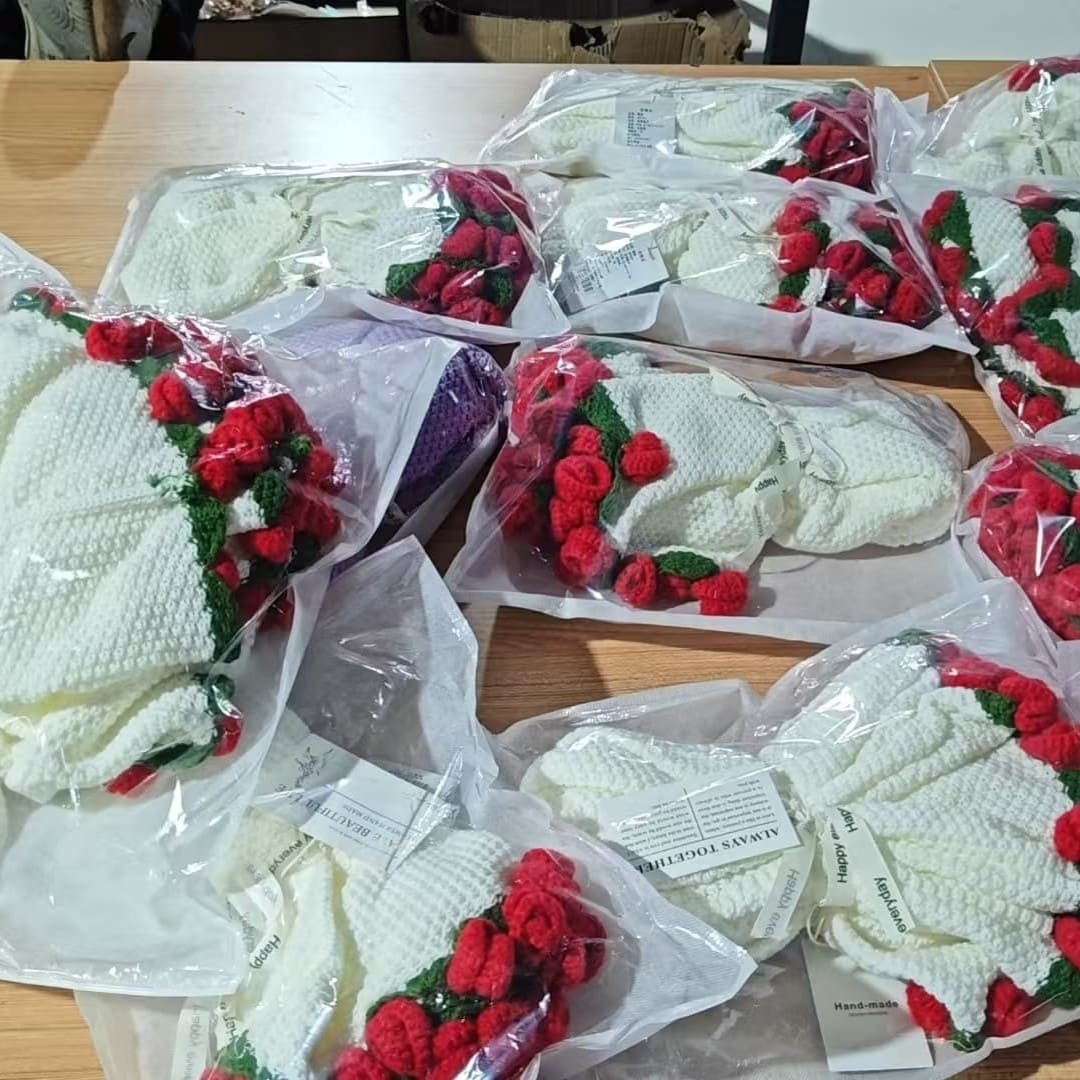 El Yapımı Gül Buketi Battaniye